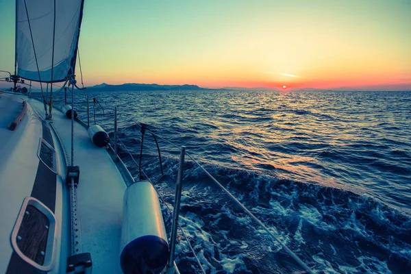 Fantastisk solnedgång vid havet — Stockfoto