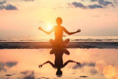 Yoga kadın meditasyon sırasında