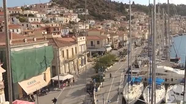 De stad vanaf de top van de mast van een zeilen — Stockvideo