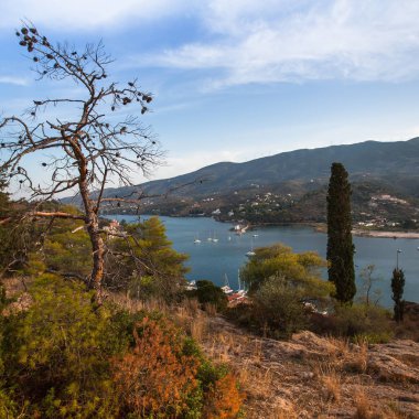 Poros Adası'nda manzara