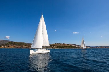 Lüks Yatlar yelkenli