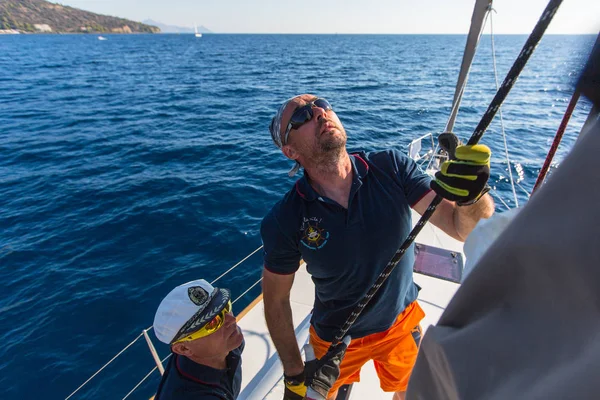 Marinheiros participam na regata de vela — Fotografia de Stock