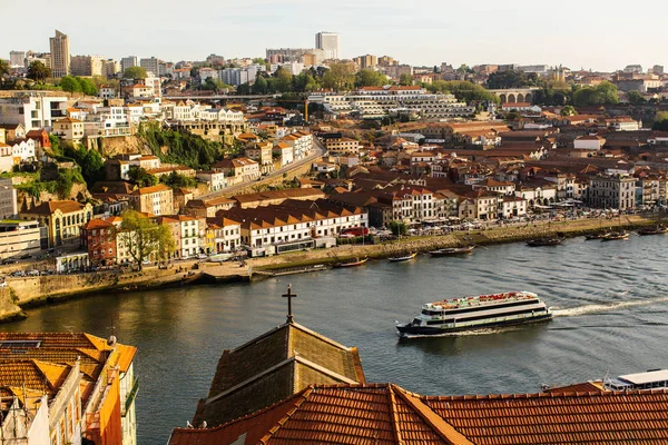 Vista del casco antiguo de Oporto —  Fotos de Stock