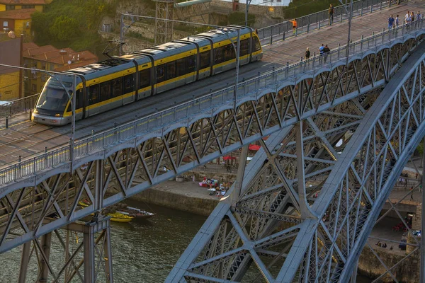 Tren del Metro de Oporto — Foto de Stock