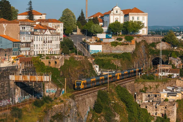 Tren del Metro de Oporto — Foto de Stock