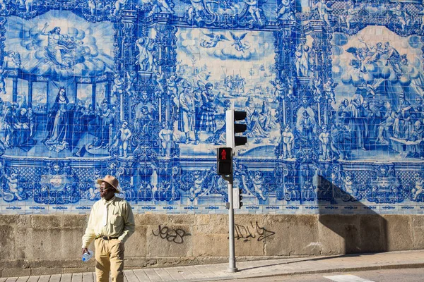 Țiglă azulejo portugheză pe Capela das Almas — Fotografie, imagine de stoc