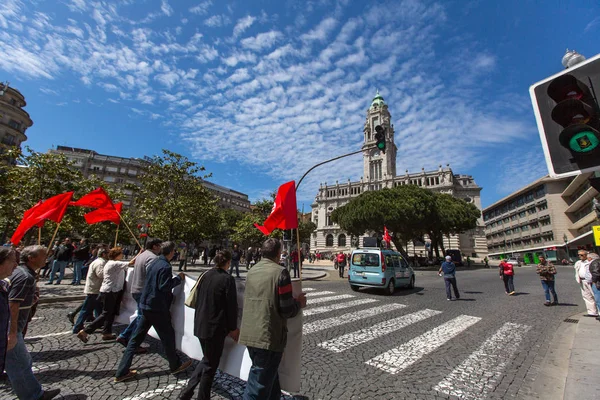 Célébration du 1er mai au centre de Porto — Photo