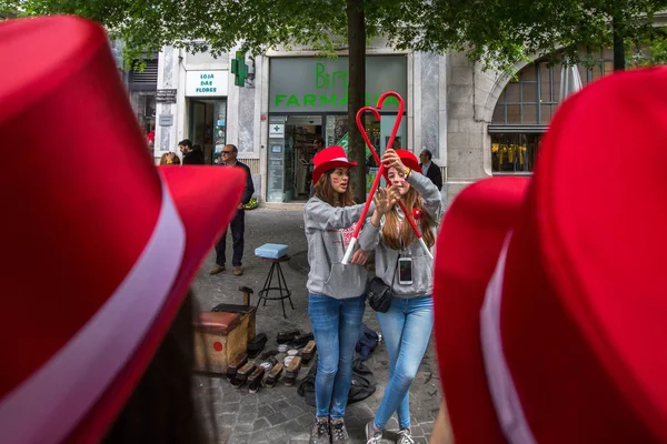 Účastníci Queima Das Fitas Parade — Stock fotografie