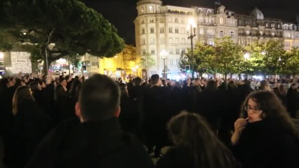 Festa tradicional dos estudantes em Portugal — Vídeo de Stock