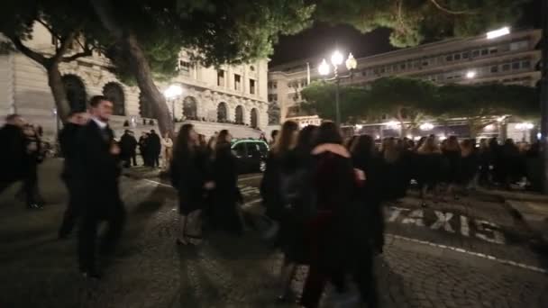Traditionele feest van studenten in Portugal — Stockvideo