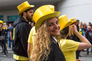  Queima Das Fitas Parade katılımcıların 