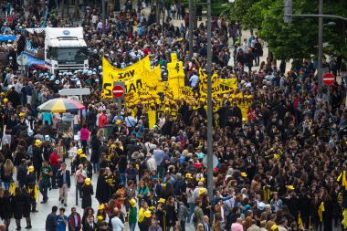  Queima Das Fitas Parade katılımcıların 