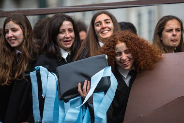  Queima Das Fitas Parade katılımcıların 