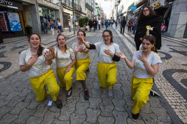 Queima das Fitas katılımcıların