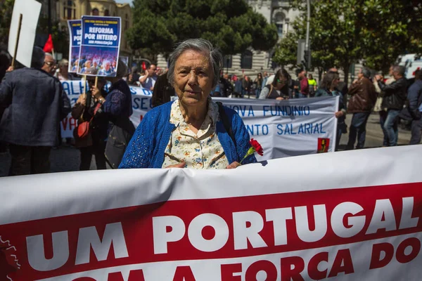 Celebration of May Day in Oporto centre — Stock Photo, Image