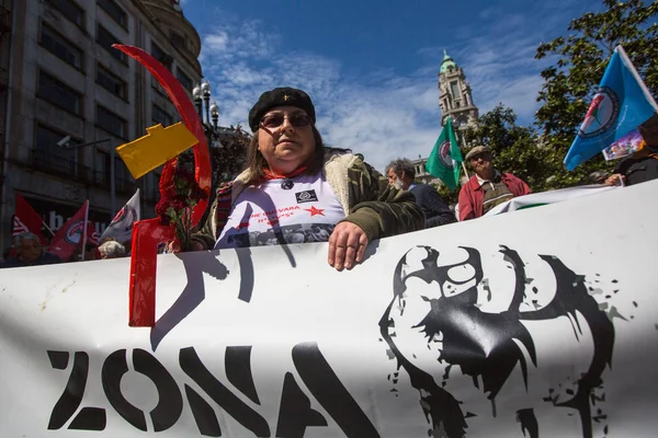 Celebración del Primero de Mayo en el centro de Oporto —  Fotos de Stock