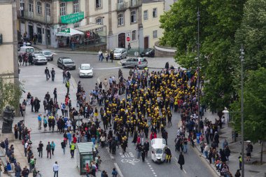  Portekiz üniversiteleri öğrencilerinin geleneksel şenlik