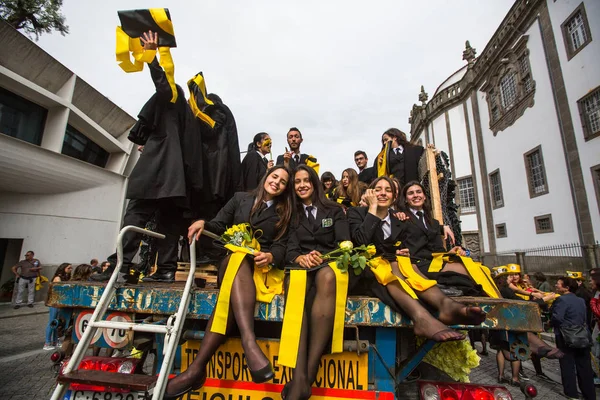 Traditionella festligheter av studenter vid portugisiska universitet — Stockfoto