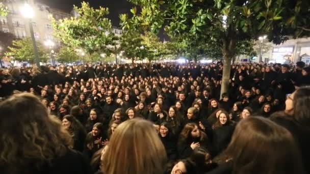 ポルトガルの大学の学生の伝統的な祭り — ストック動画