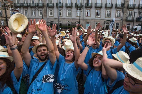 Fête traditionnelle des étudiants des universités portugaises — Photo