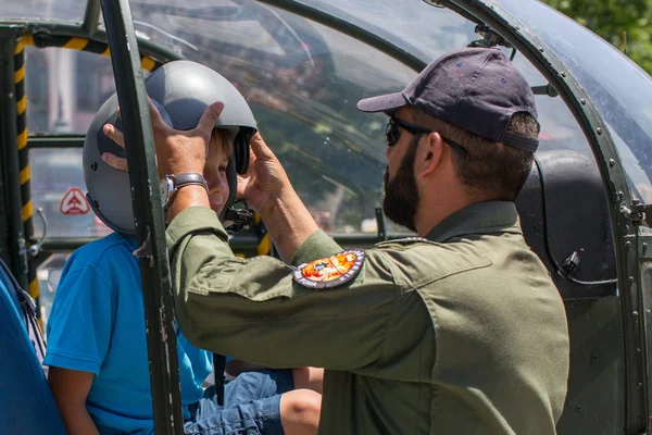 Demonstration of the military equipment — Stock Photo, Image