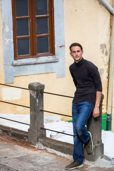 Man standing in the alley — Stock Photo, Image