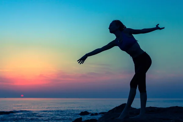 Dancing woman silhouette — Stock Photo, Image