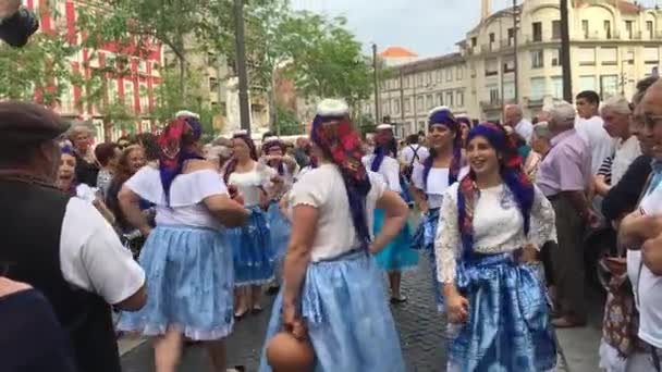 Фестиваль Святого Иоанна (Festa de Sao Joao) Порту, Португалия — стоковое видео