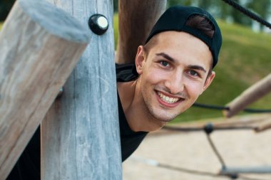  korku veren genç adam