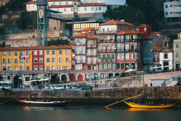 Pohled na Ribeira u řeky Douro — Stock fotografie