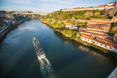 Douro nehir görünümünden Dom ben köprü Luis