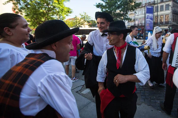 Deltagarna i Porto folklorefestivalen — Stockfoto