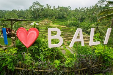 Ben aşk Bali metin 