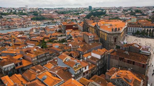 Vue panoramique sur le vieux centre-ville de Porto — Photo