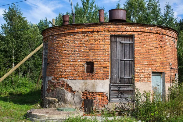 Edificios industriales abandonados —  Fotos de Stock