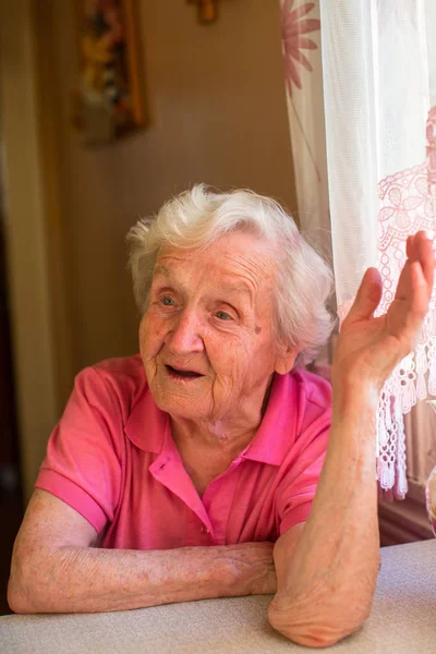 Elderly russian woman — Stock Photo, Image