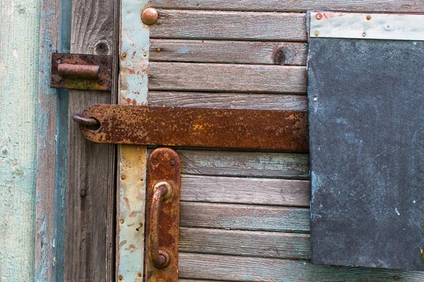 Plank vägg och dörr. — Stockfoto