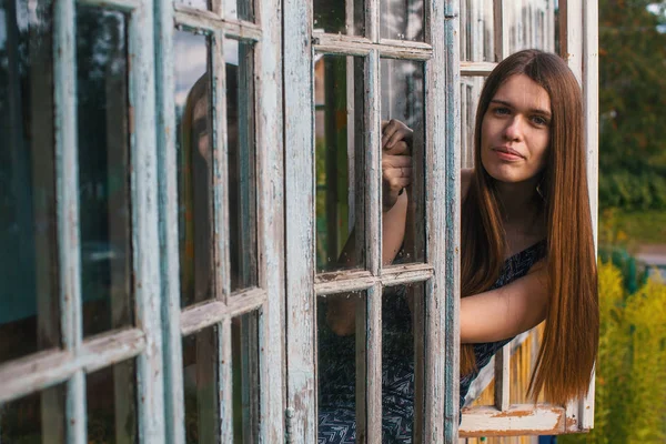 Young beautiful long-haired woman — Stock Photo, Image