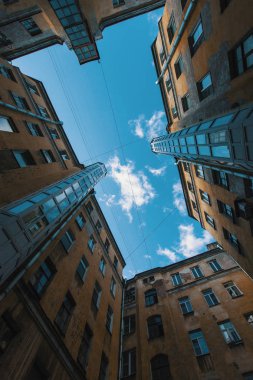 Saint Petersburg şekillerde yapısı