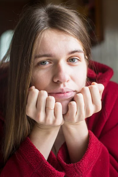 tatlı genç bir kadın portresi 