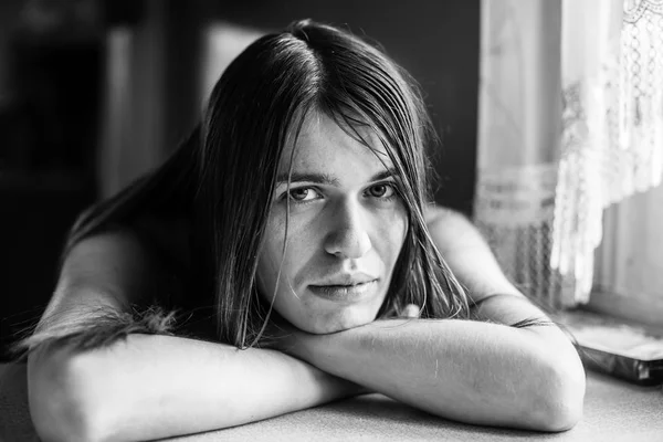 Young woman with long hair — Stock Photo, Image