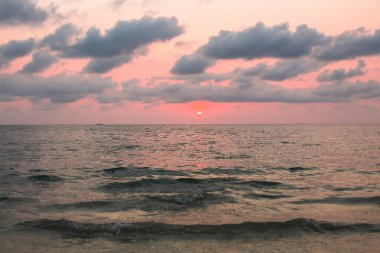 Ege Denizi nde Günbatımı.