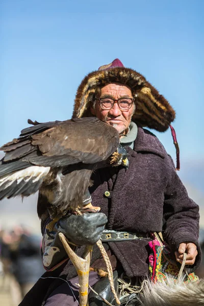 Kazajstán Golden Eagle Hunter — Foto de Stock