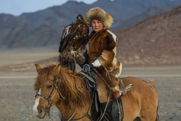 Kazajstán mujer Águila Hunter — Foto de Stock