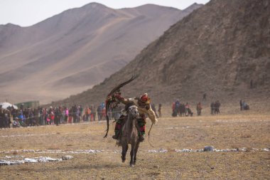 Kazak altın kartal avcı 