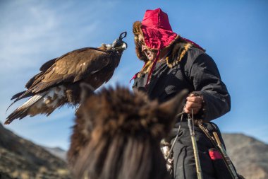Kazak kartal avcı