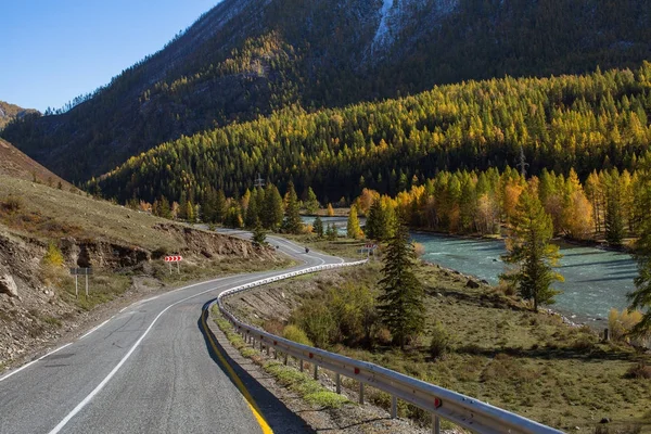 Widok Krajobraz Góry Ałtaj Marubashi Autostrady Jesieni Ałtaju Rosja — Zdjęcie stockowe