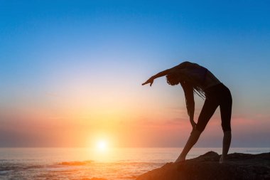 kadın fitness konusunda devreye girer