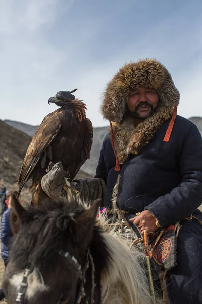 Kazakh Golden Eagle Hunter — Stock Photo, Image