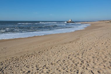 Miramar Beach ve Şapel Senhor da Pedra